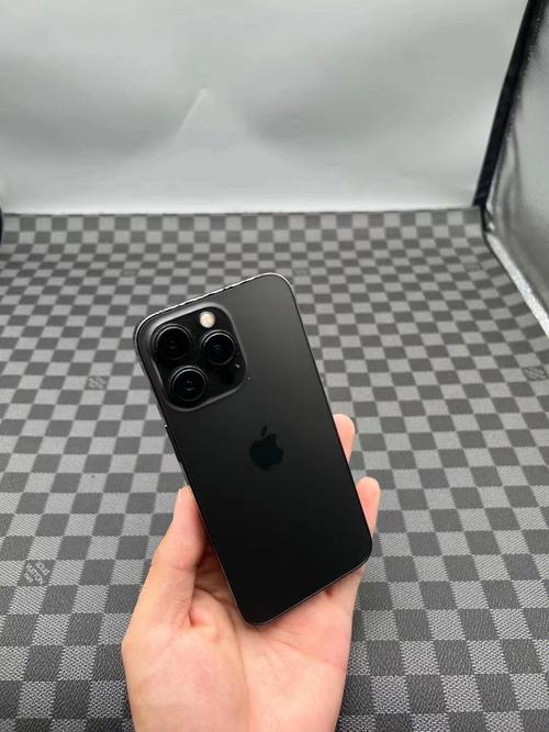 iPhone手机背面小黑点